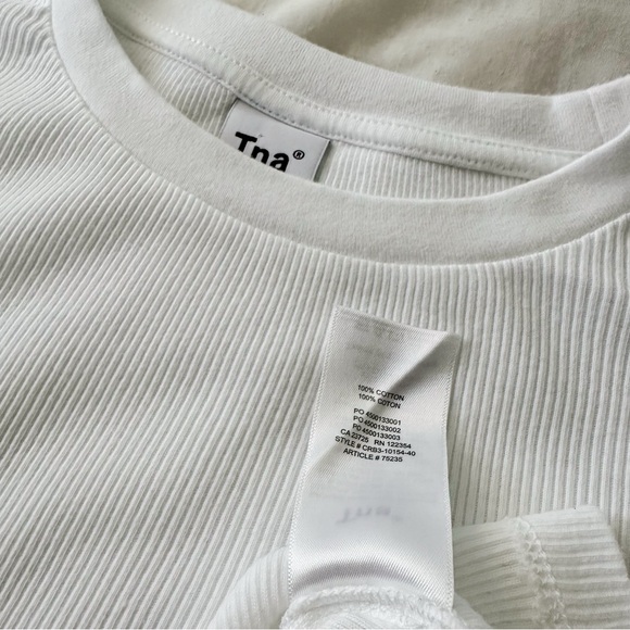 TNA- Aritzia White HomeStretch™ Crew Waist Longsleeve size Large - Picture 5 of 10
